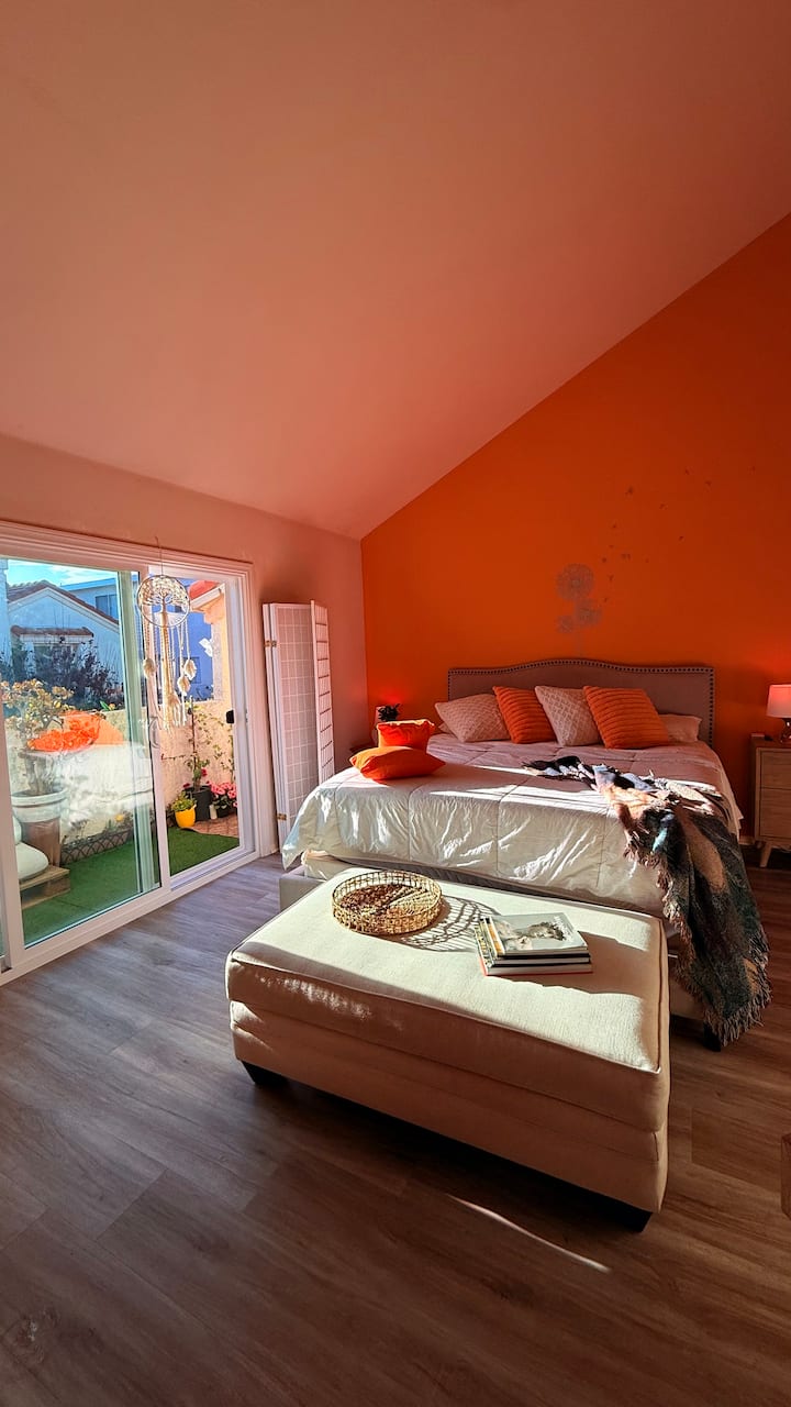Spacious Private Room W/ 
Bathroom And Balcony - Hawthorne, CA