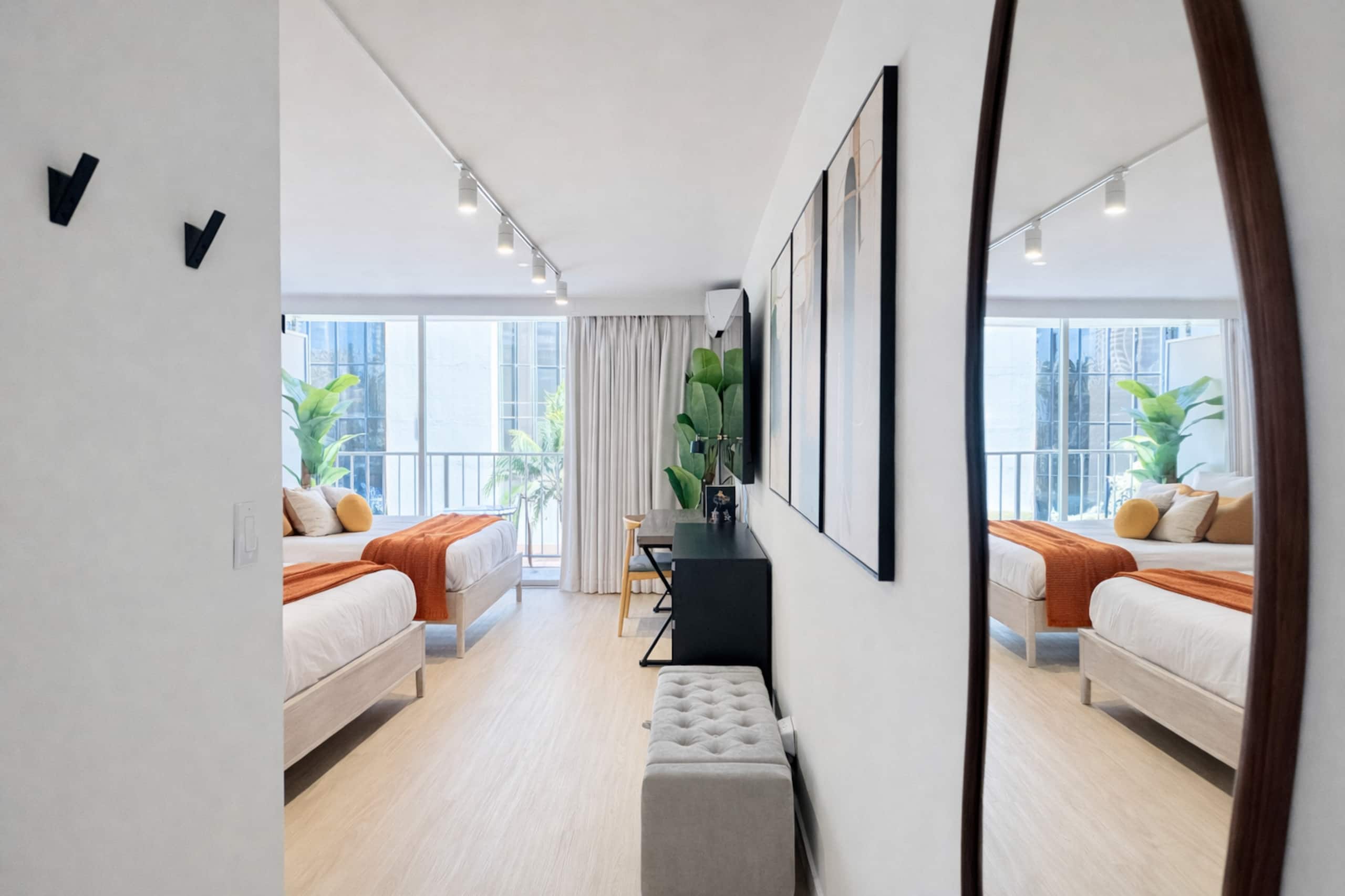Modern Island Retreat | Central Location + Parking - Image 6