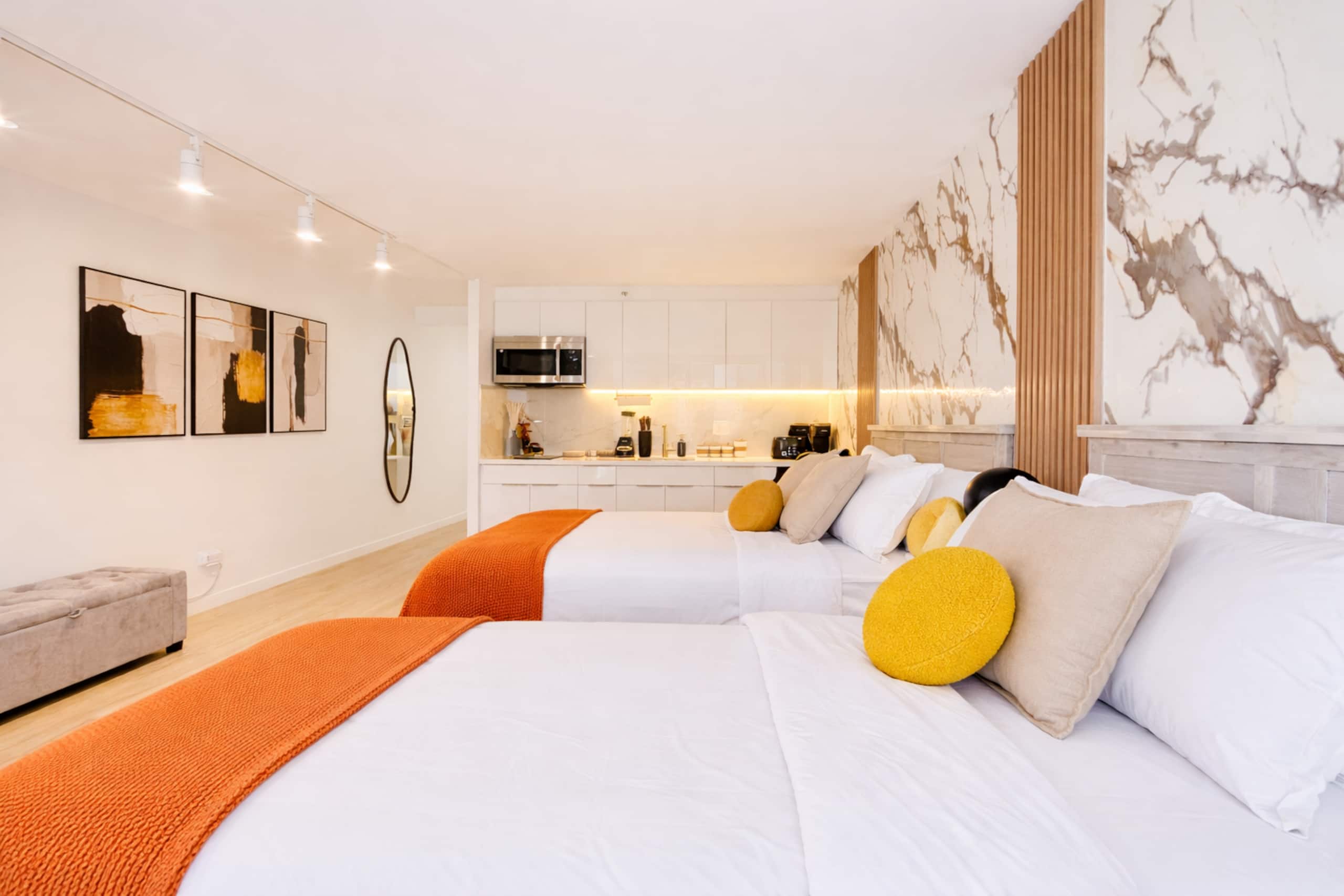Modern Island Retreat | Central Location + Parking - Image 14