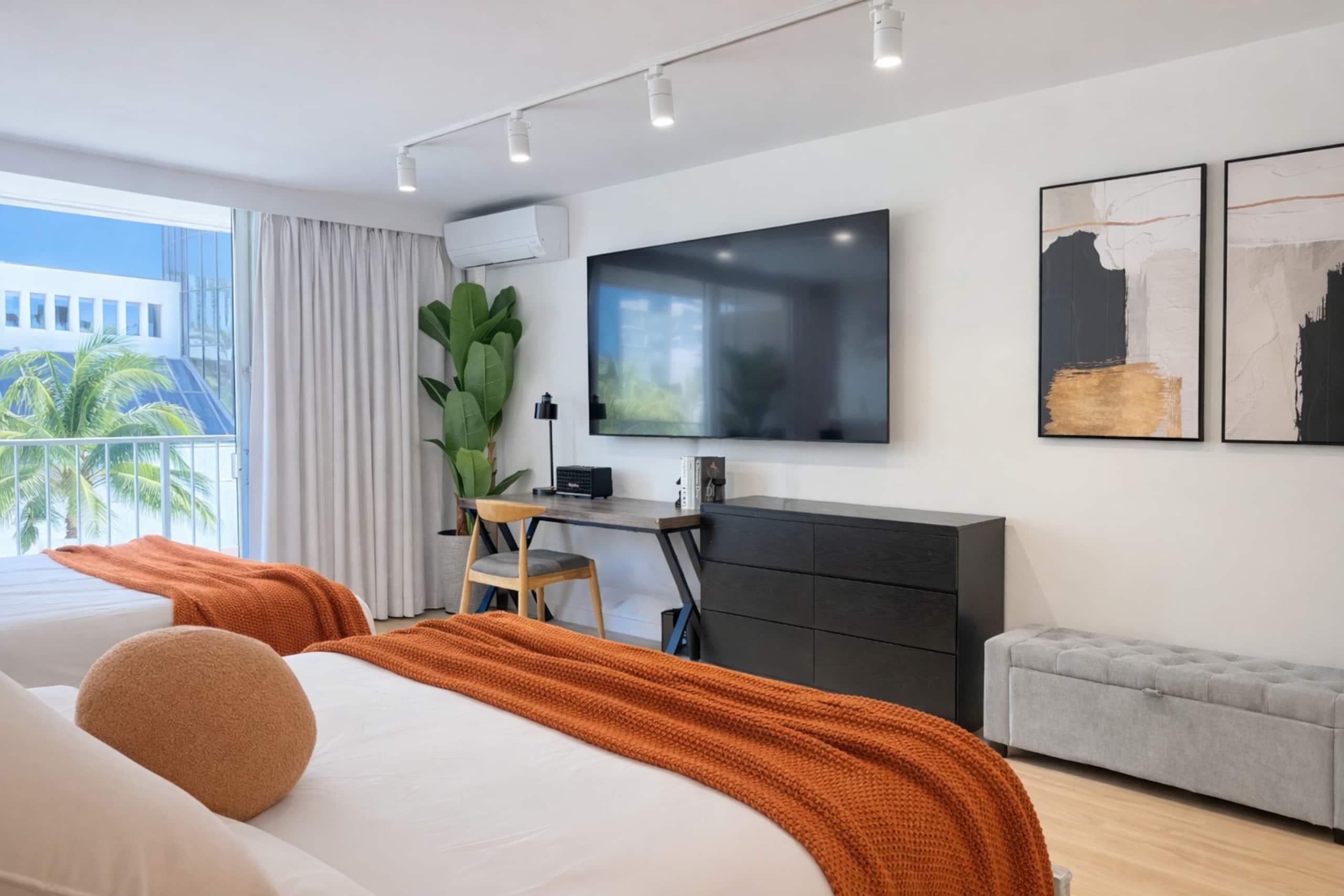 Modern Island Retreat | Central Location + Parking - Image 11