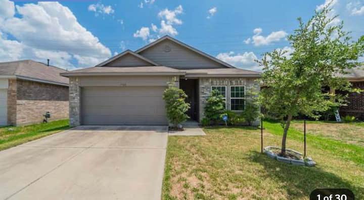 House 5mi To Iah Airport - Humble, TX