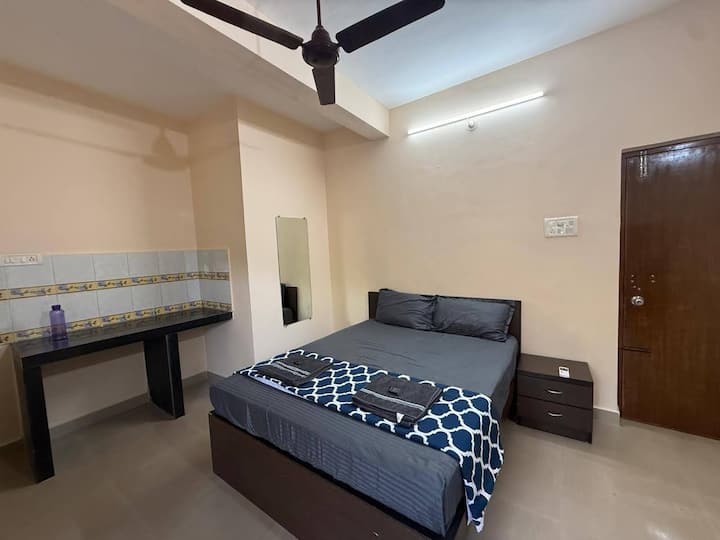 Bedroom 2 image 2