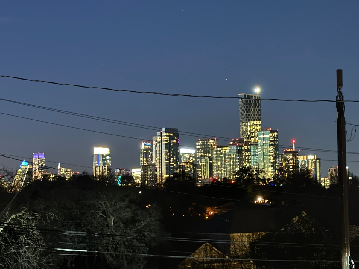 Noir Studio DT Skyline View