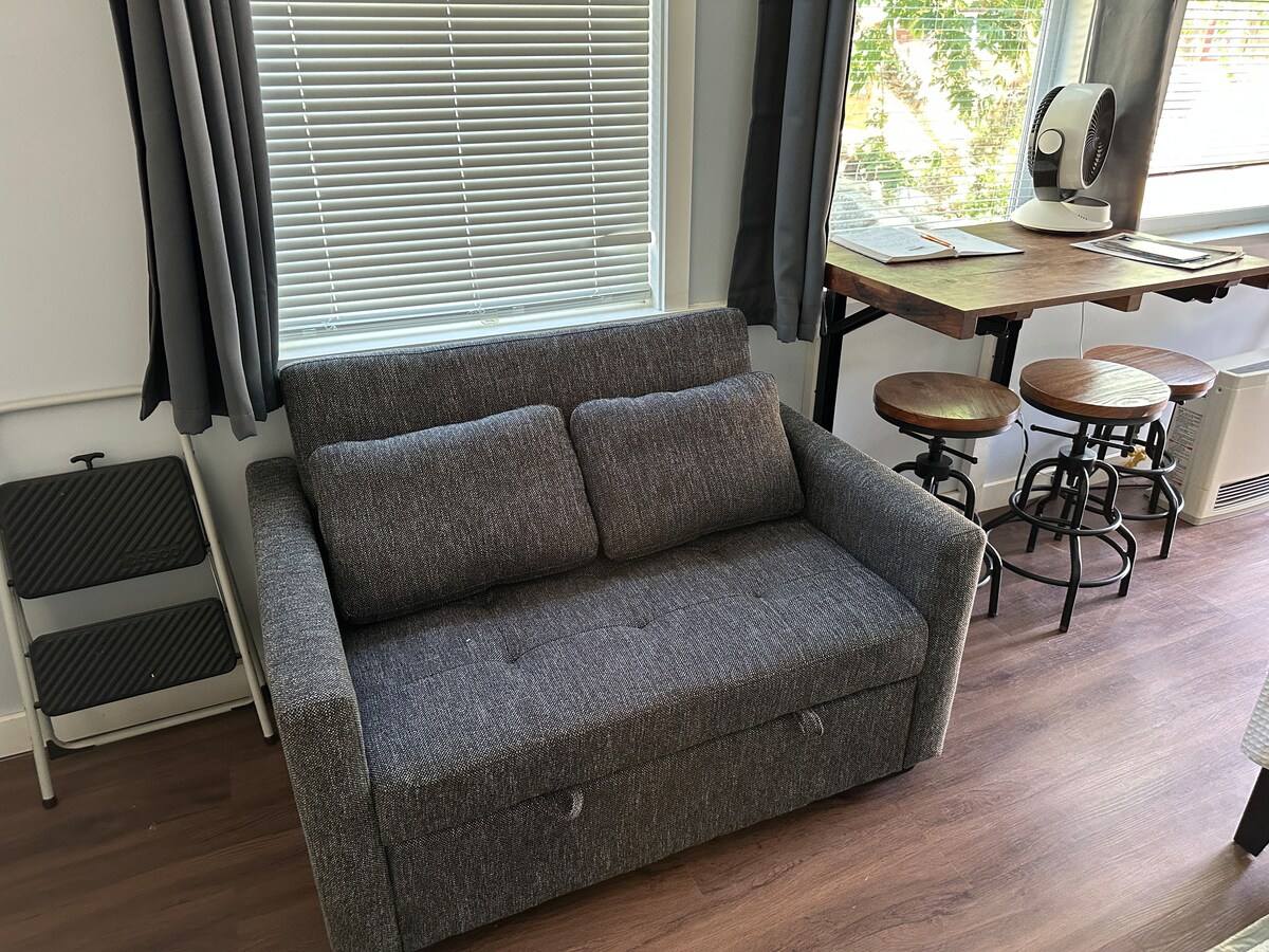 Top performing Airbnb: Sequoia Studio Retreat - Cozy Hut - Up to 3 Guests in Visalia / Porterville