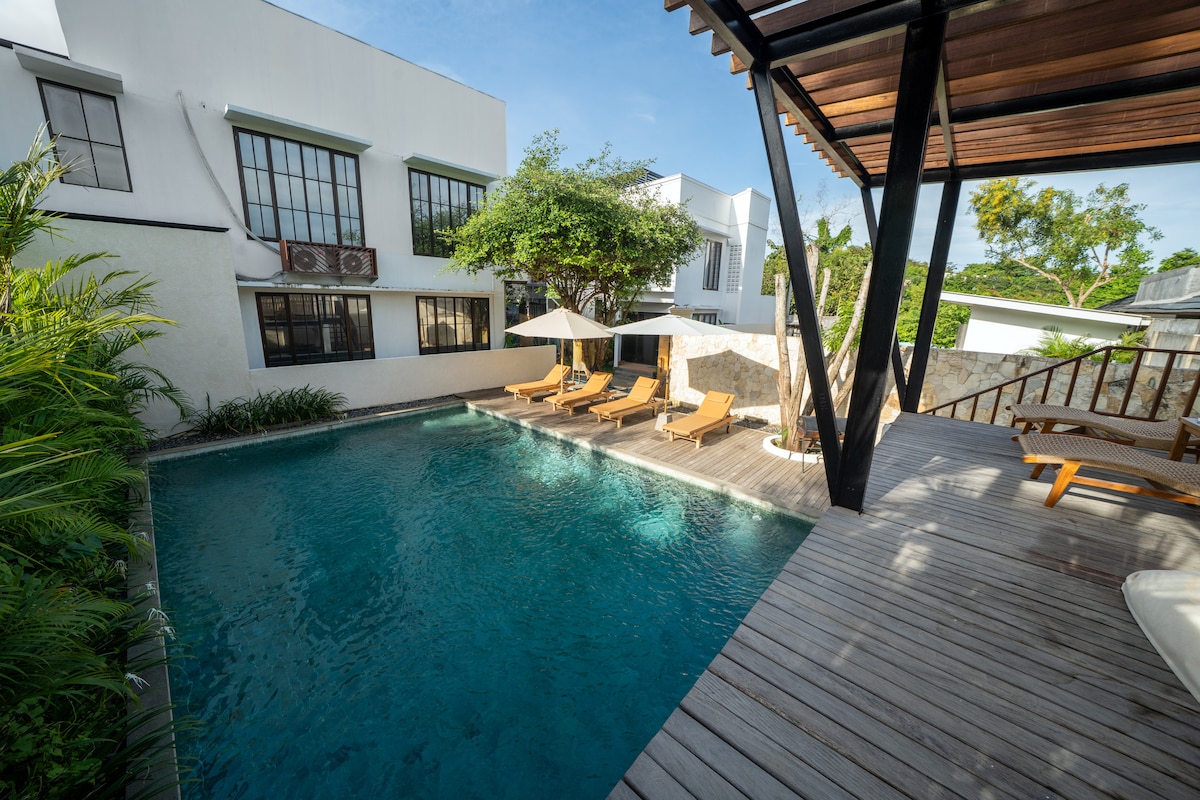 Rental unit in South Kuta · 1 bedroom · 1 bed · 1 private bath, порівнянний Airbnb