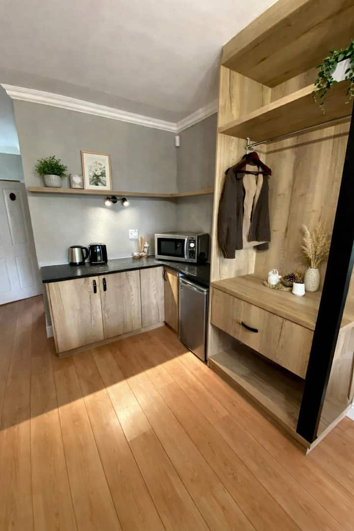 Serene Hilltop Master Suite - Room With A View - Somerset West
