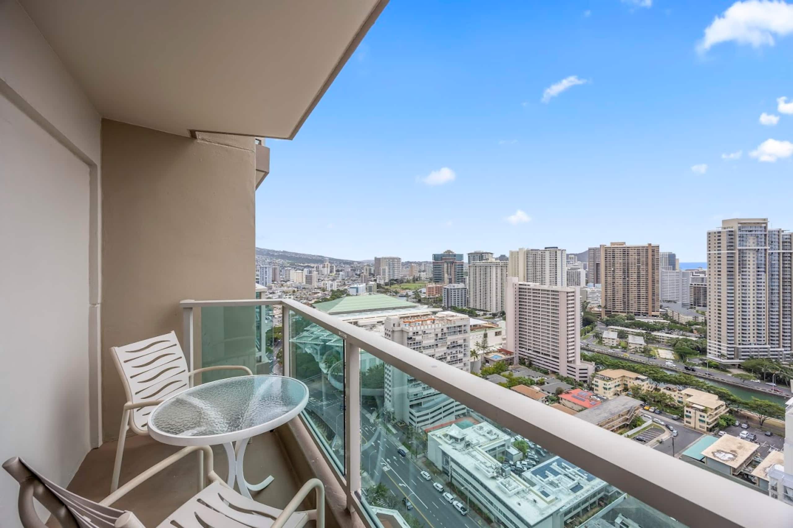 29F-Ocean View-Ala Moana Hotel-Premium Double Room - Image 30