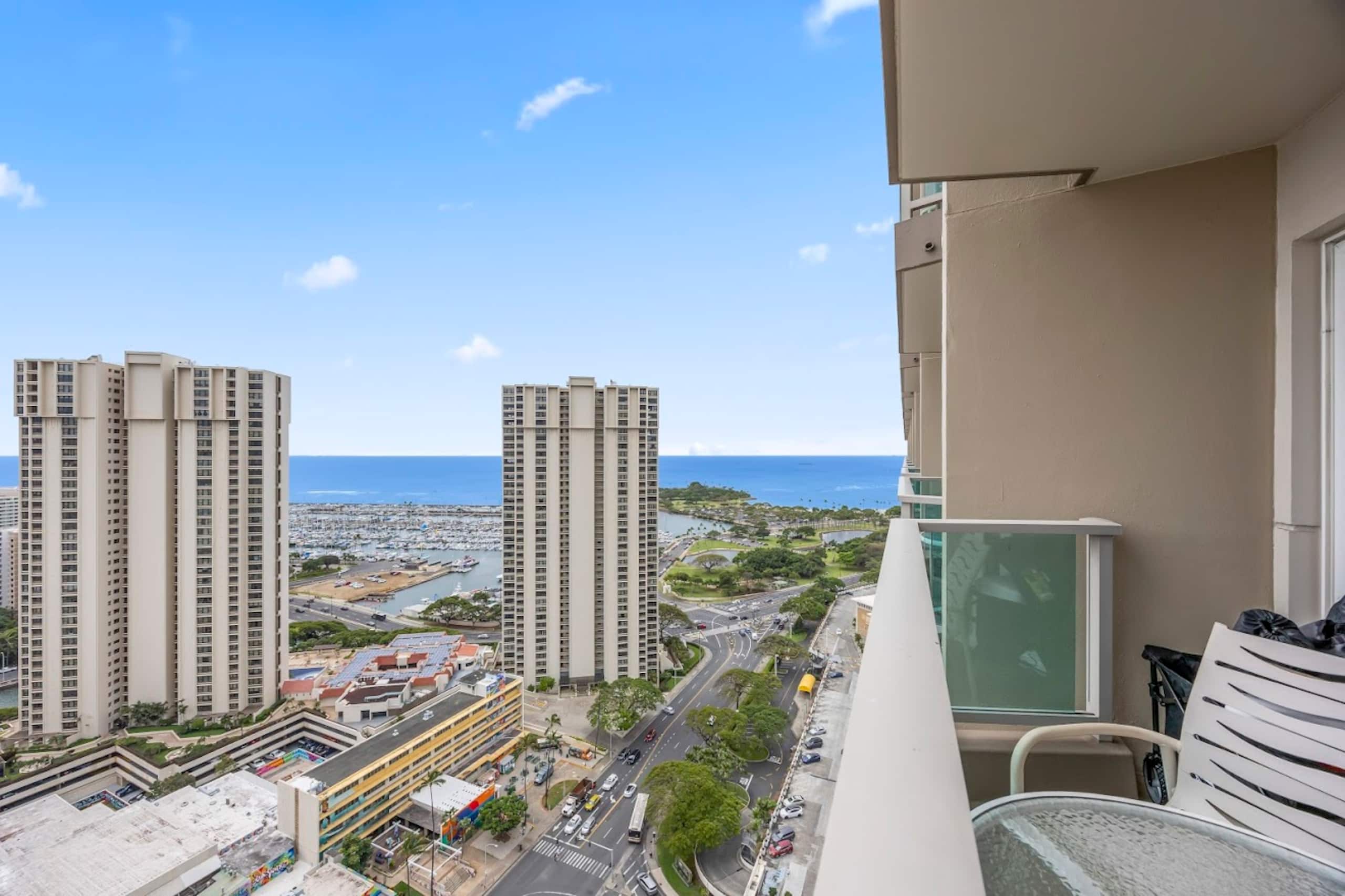 29F-Ocean View-Ala Moana Hotel-Premium Double Room - Image 29