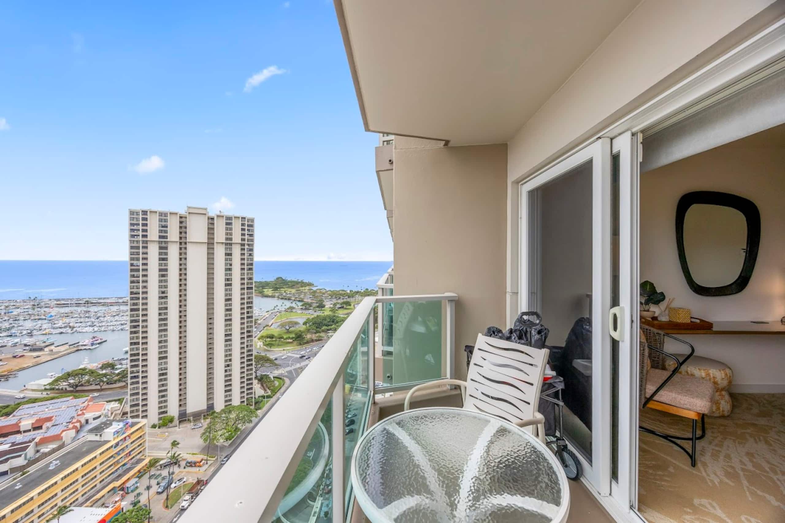 29F-Ocean View-Ala Moana Hotel-Premium Double Room - Image 32