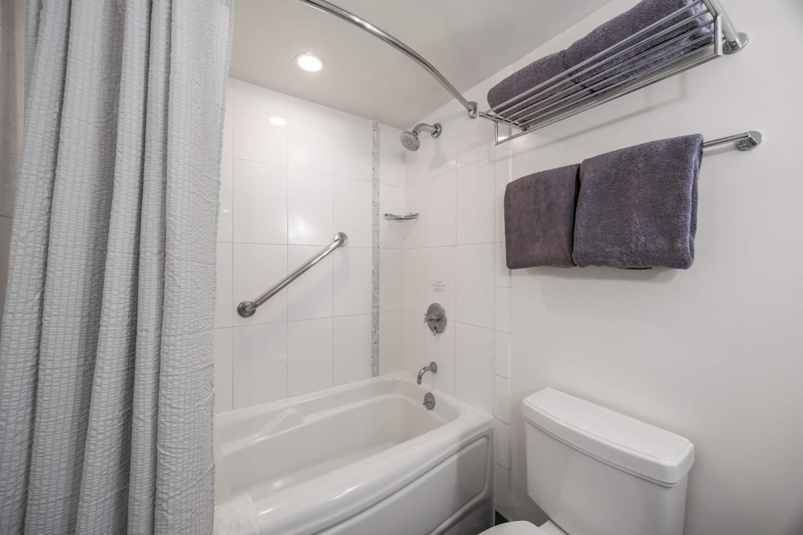 29F-Ocean View-Ala Moana Hotel-Premium Double Room - Image 23