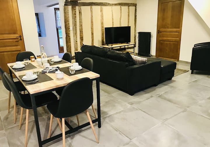 Maison Familiale En Duplex Avec 1 Chambre Pmr - Saint-Fargeau