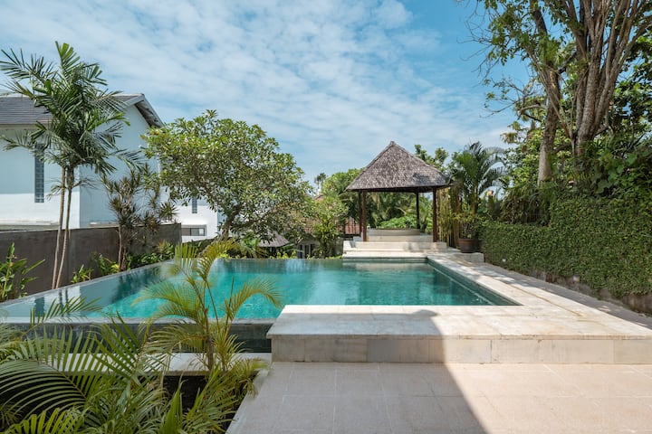 Nature Escape 4br Villa Pererenan | 2 Pools - Bali