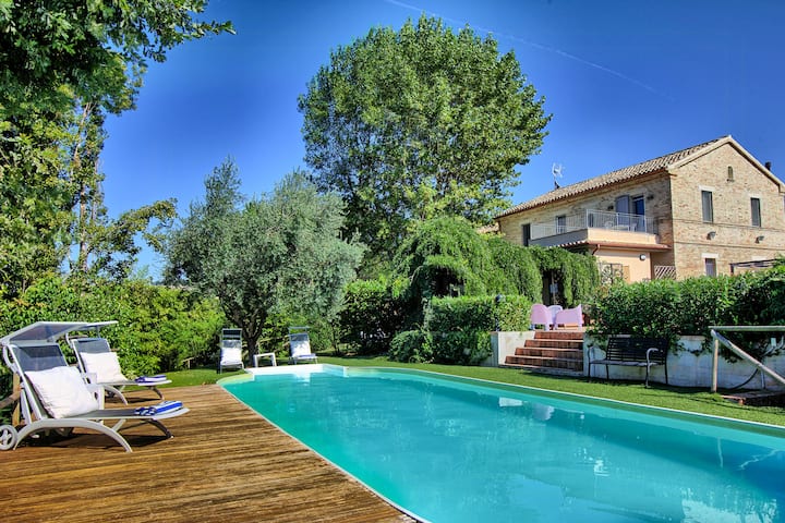 Villa Du Xxe Siècle Avec Piscine Près D'ostra - Senigallia