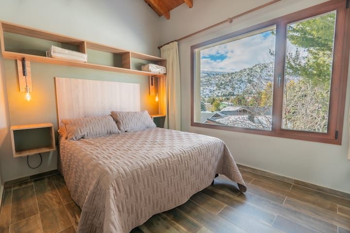 ️ Habitación cálida y confortable, pensada para relajarse y recuperar energías después de un día de actividades.
