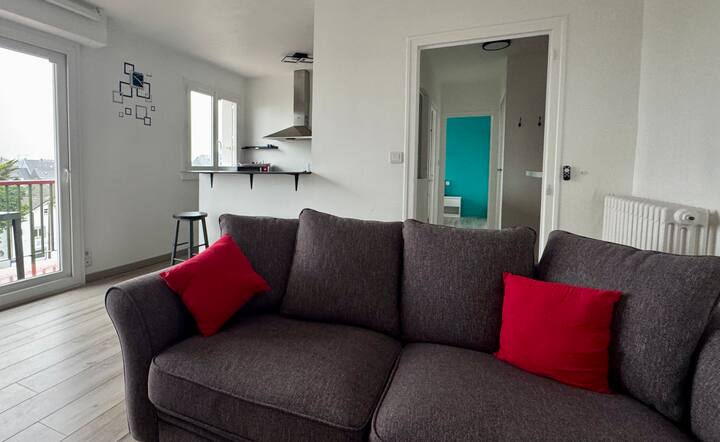 T2 Lumineux 42m² • Balcon • Fibre • Parking Facile - Saint-Nazaire