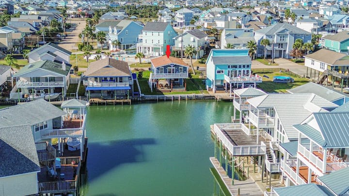 Waterfront Bliss, Fish, Kayak & Play, Renovated - Galveston, TX