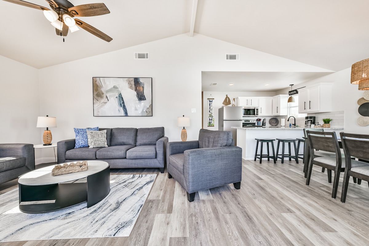 Popular Airbnb listing: Waterfront Bliss, Fish, Kayak & Play, Renovated in Galveston