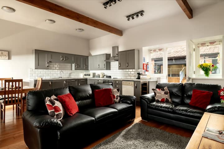 Tiarks Cottage - At Webbington Farm - Weston-super-Mare