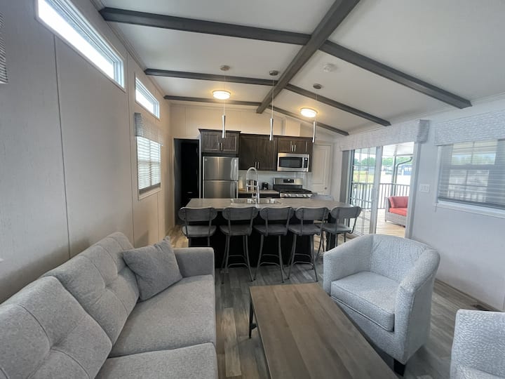 Beautiful Cabin In The Sherkston Shores Park. - Crystal Beach