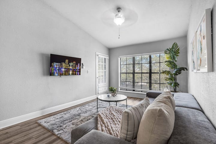 Bright 2br Fll Gem | Balcony + Free Parking - 포트로더데일