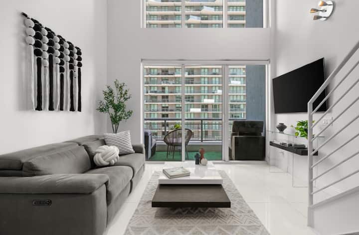 New On Market Stunning Loft In Heart Of Brickell - Miami, FL