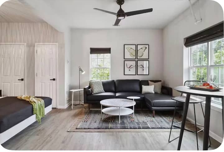 The Quiet Corner Studio/modern/cozy - Wilmington Island, GA