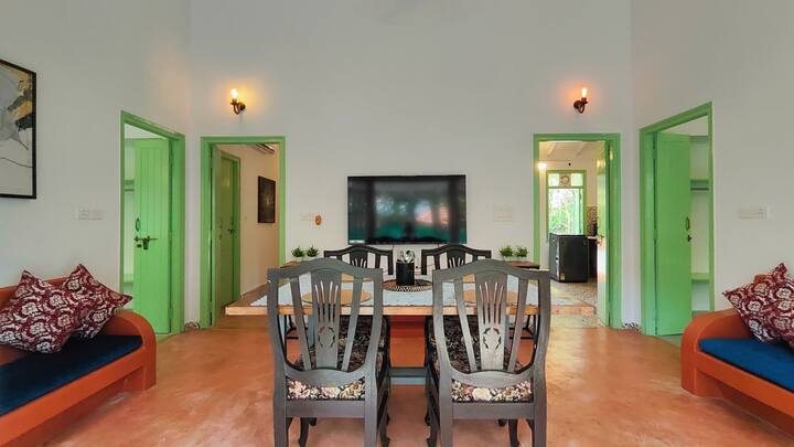 Dining area image 2