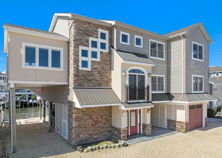 New Luxury Water-front Retreat Close To The Beach! - Long Beach Island, NJ