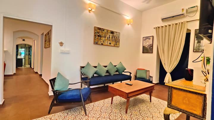 Living room image 2