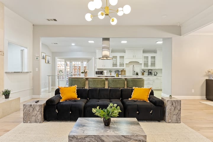 [New] 6br Pool Villa | Sauna | Game Room | Theater - Garland, TX