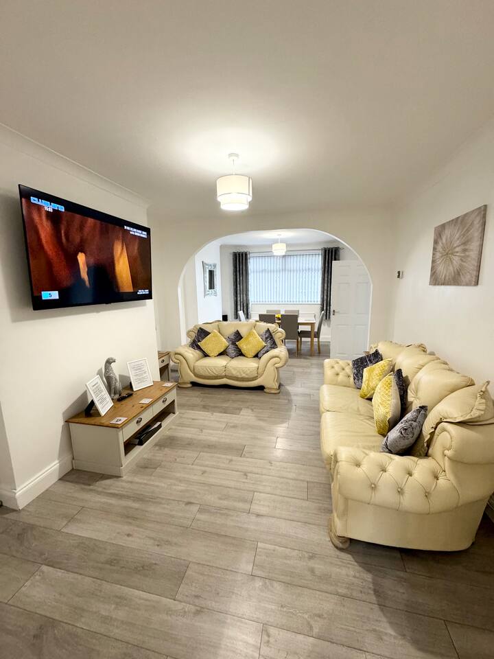 Modern Comfy House Near Bike Park Wales - Merthyr Tydfil