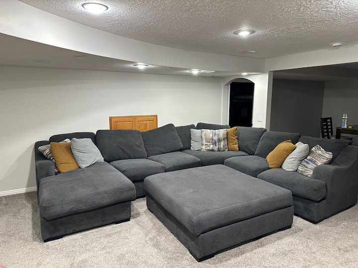 Quiet Peaks Basement Retreat - Ogden, UT