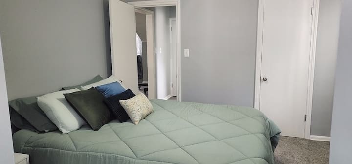 Modern 1br Exec Stay | Self Checkin | 1gb Wi-fi - Toledo, OH