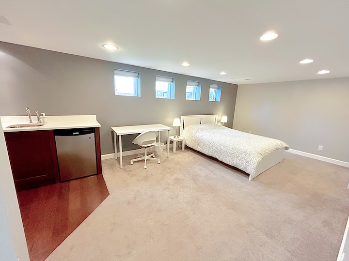 Private Room For 2, Near Train Station, Edgar, B2 - Coquitlam
