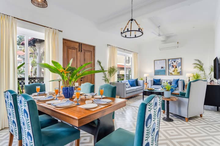 Dining area image 1