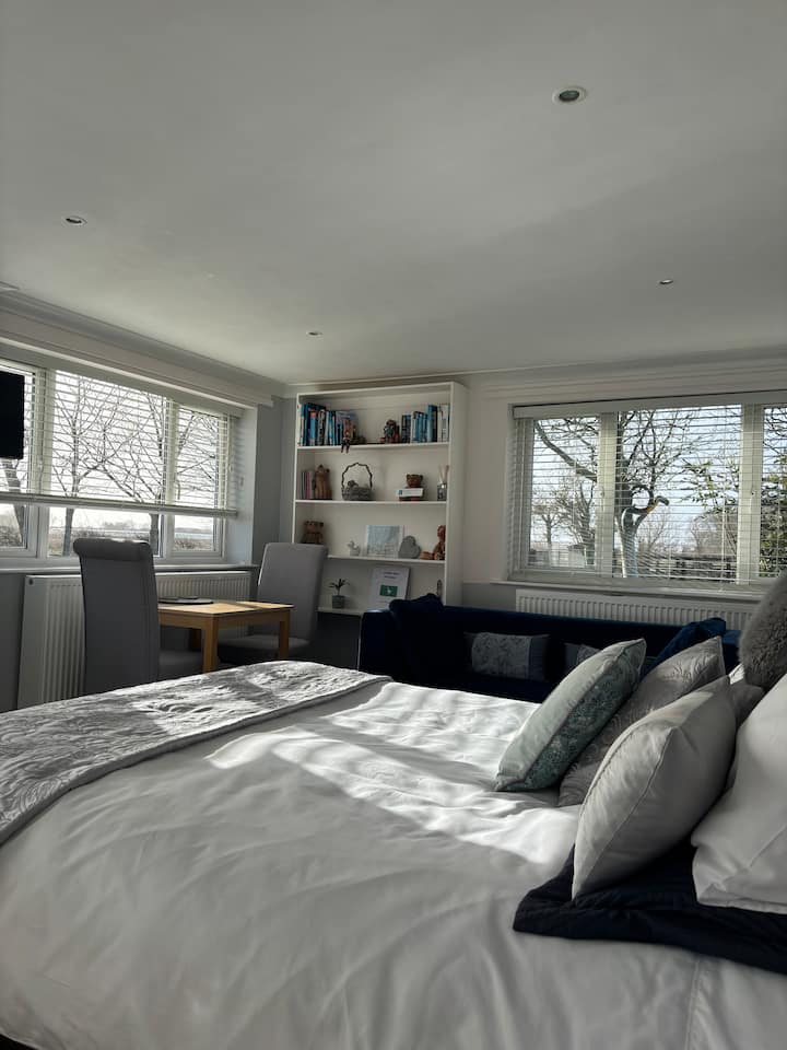 Quiet Countryside Property With Swedish Hot Tub - Southport