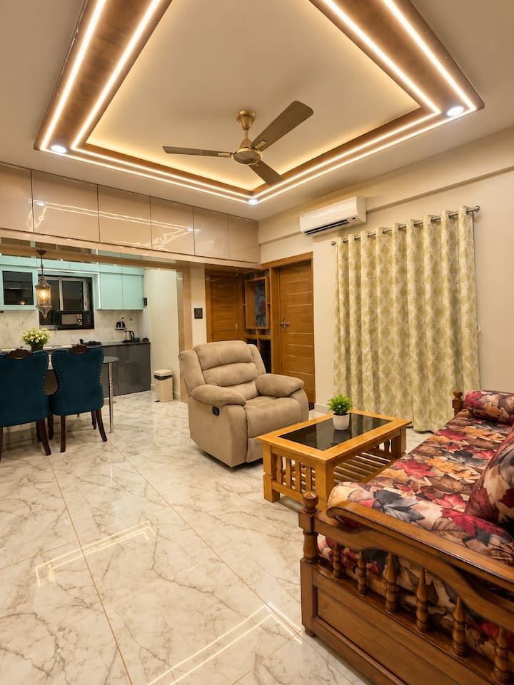 Golden Cherry: Luxury Stay, Prime Location. - Patna
