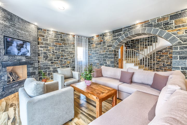 Main Level - Spacius open-plan living area with pool access