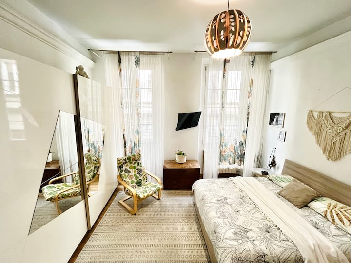 Boho House, For 5 People. Min. 31 Nights. - Florence