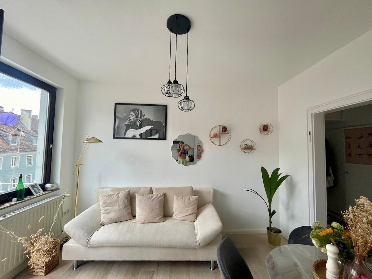 Top Airbnb: Centrally located | Right on the Main Bridge in Würzburg