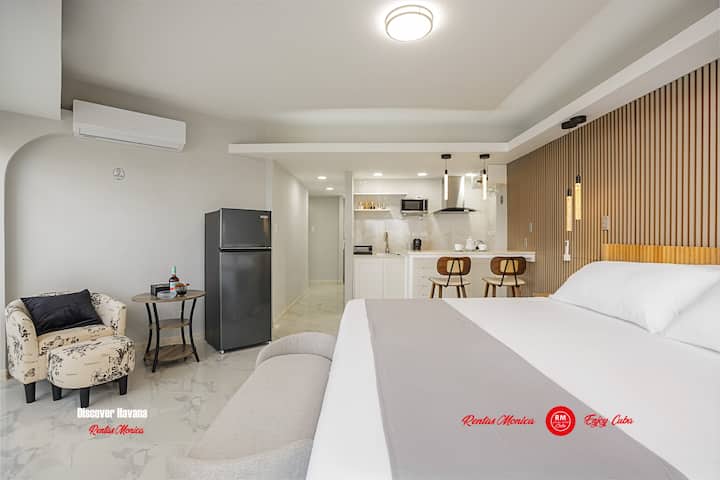 Vedado Mystic Suite Grand Balcony Power 24/7 - Havana