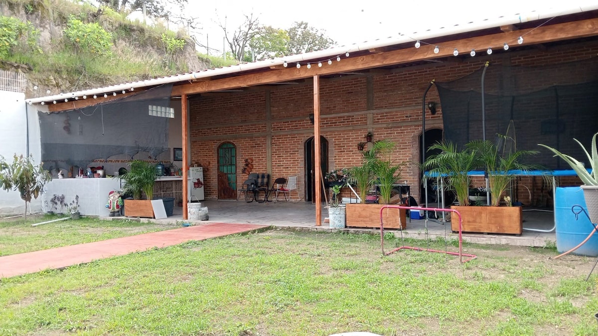 Cabaña de la Reina Abeja. - Cabañas en renta en Tala, Jalisco, México