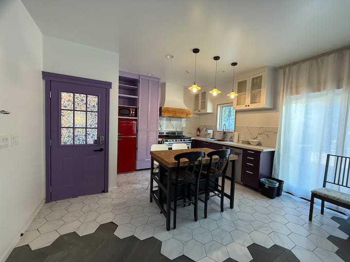 3 Bedrooms 2 Bath Apartment In Oakland Hills - Oakland