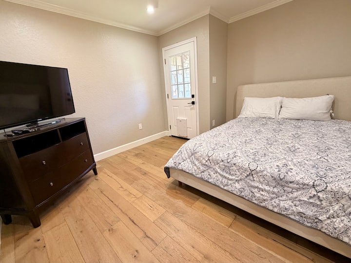Cama tamaño queen con control remoto de base ajustable