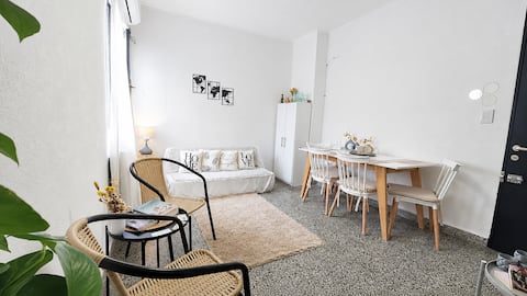 Popular Airbnb listing: Free Dry Breakfast | Private Patio | Downtown in La Plata
