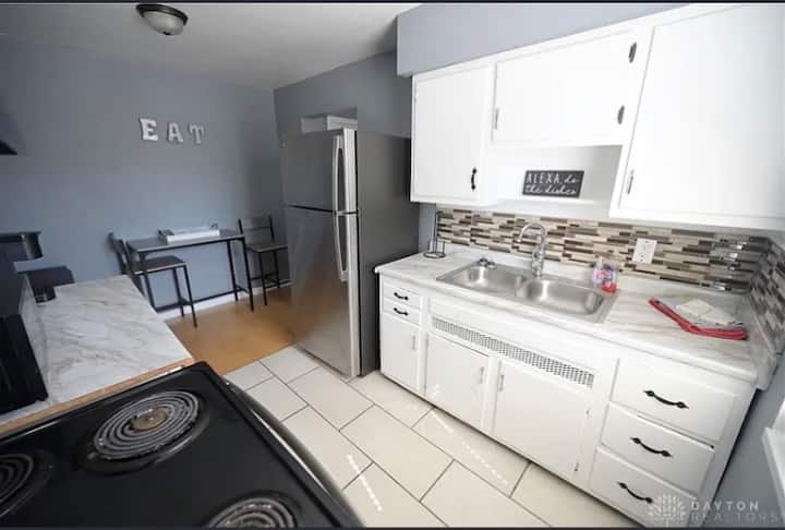 Relaxing 2 Bedroom Apartment - 데이턴