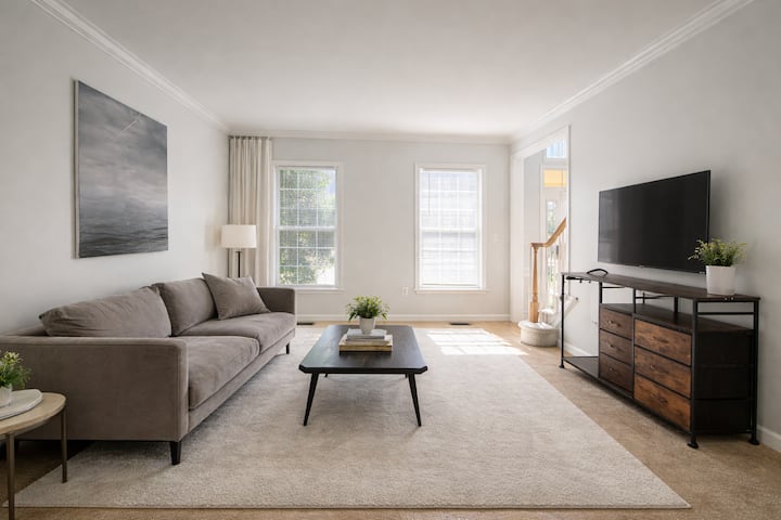 Cozy Haven + Desk | 7+ Nts Get 1 Nts Free - Woodbridge, VA