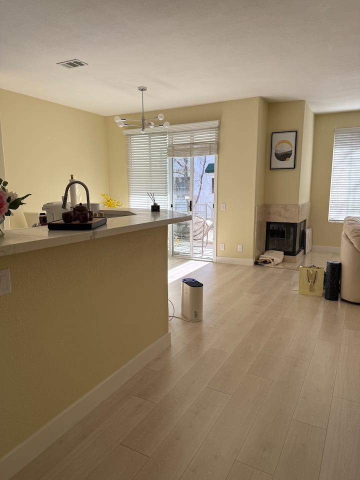 Modern Luxury Condo | Peaceful And Cozy - Milpitas, CA