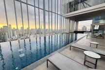 Monthly Stay BTS Nana | Rooftop Pool, Gym & Sauna