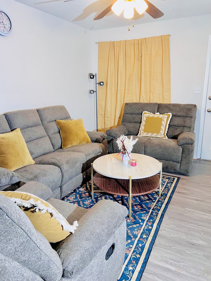 Private Home 3 Br W/ Yard | Airport Minutes Away - Lake Mary Jane, FL